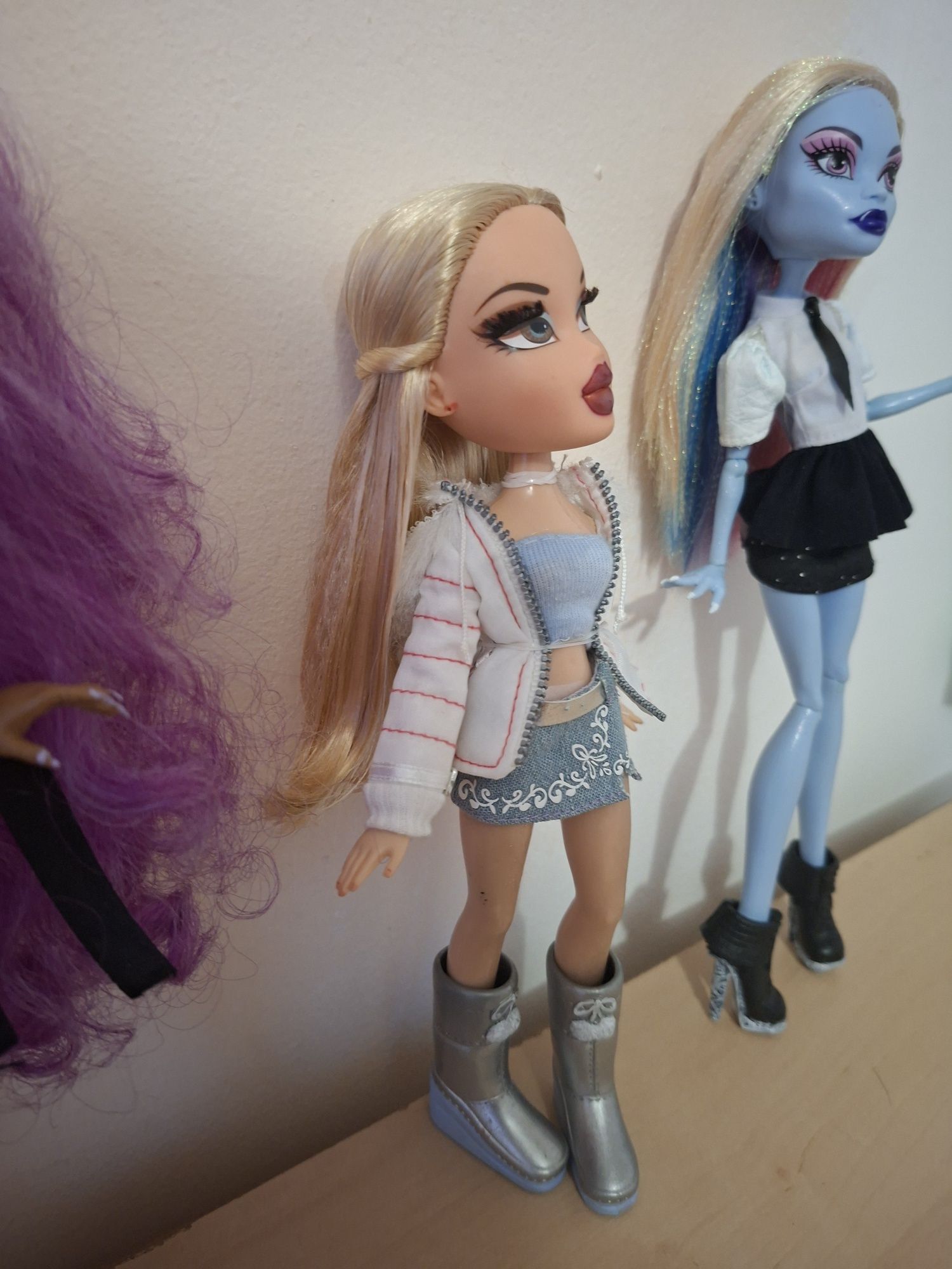 Rainbow high , Bratz , Monster High Кукли