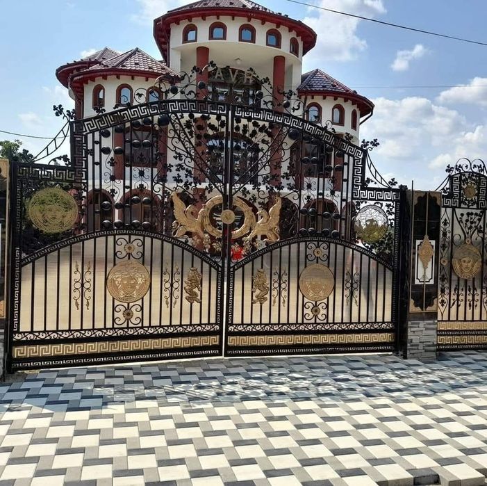 Porți și garduri din fier