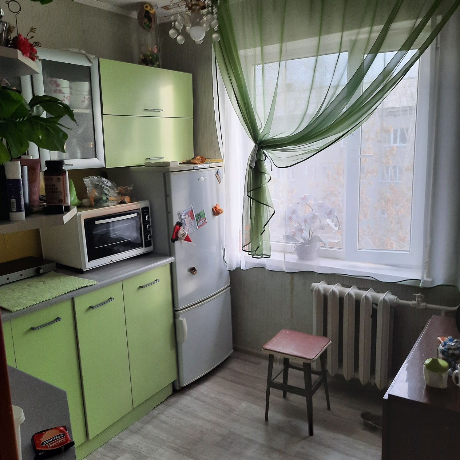 Обменяю однокомнатную квартиру на двухкомнатную с доплатой.