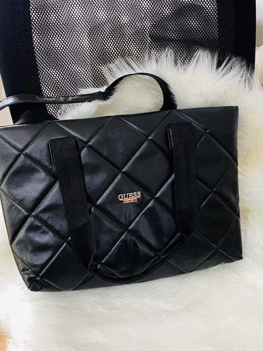 Genti GUESS! Marfa noua.