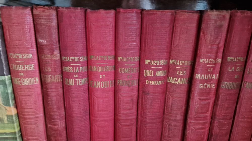 Vând cărți în limba franceză Hachette