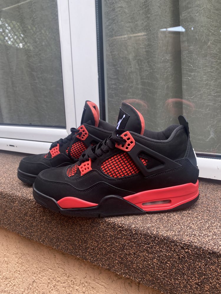 Air Jordan 4 Red Thunder