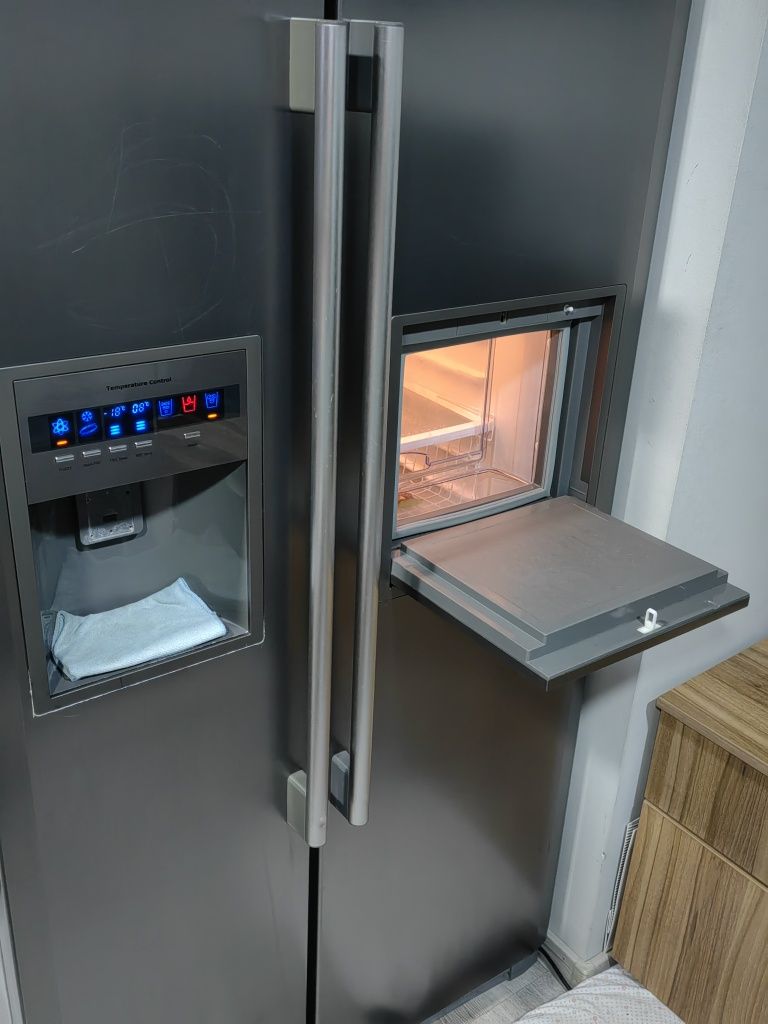 Хладилник Haier SIDE BY side