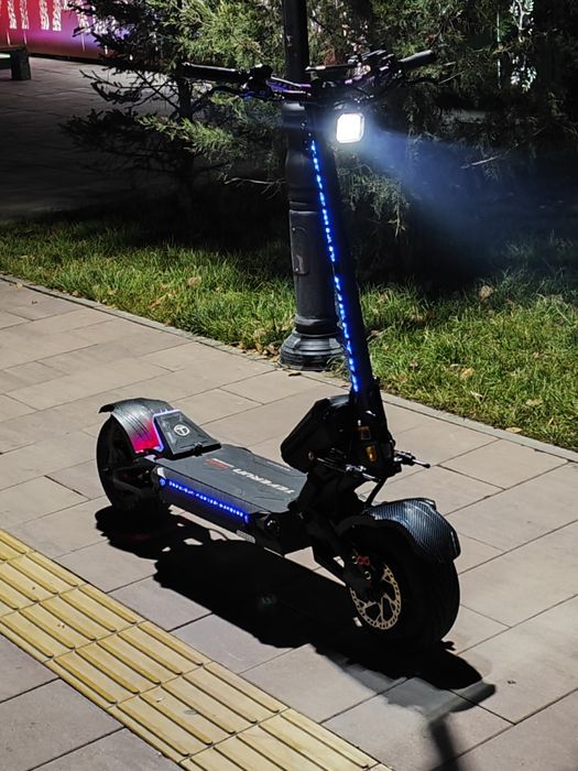 Teverun 7260R V4 - мощнейный электросамокат