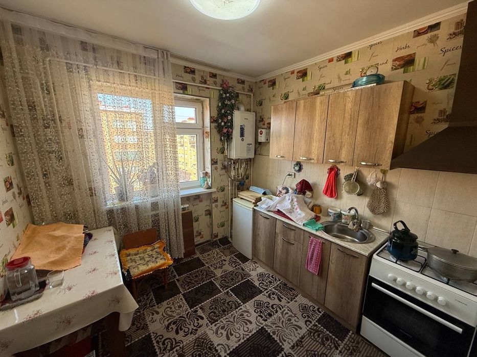 "Sergili" sputnik 16a 2 Xonali uy sotiladi!!