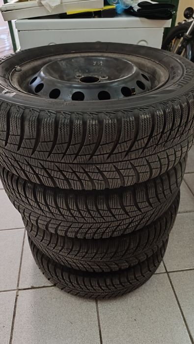 Автомобилни зимни гуми bridgestone 195/60/15