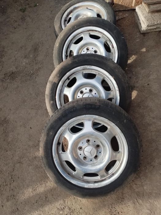 Продавам джанти за Мерцедес е класа 16 цола с гумите