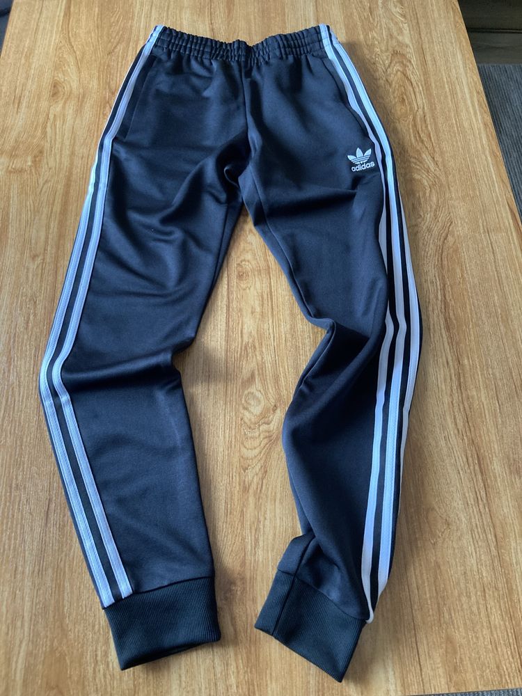 Оригинално долнище Adidas
