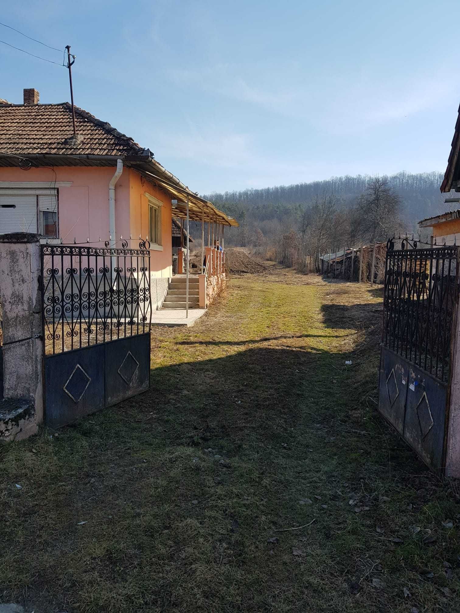 Vând casă în Poarta Sălajului