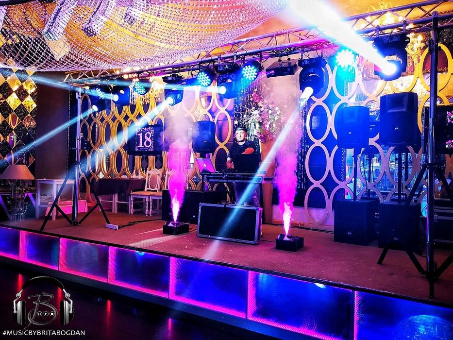 DJ, schela lumini, fum greu,gheata carbonica, nunta, majorat, botez