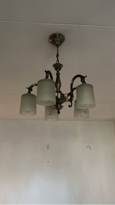 Продам люстру б/у