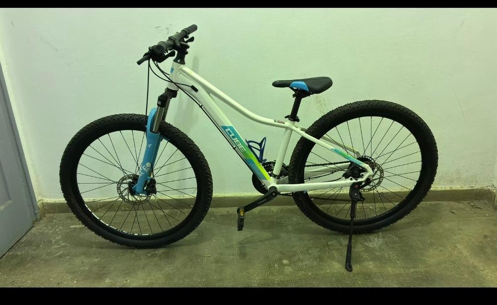 Vând bicicleta dama CUBE