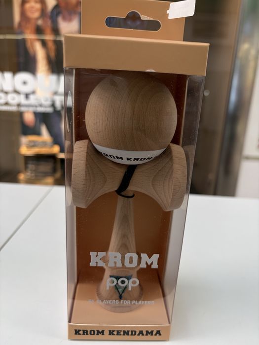 Kendama Krom, noua, cutie