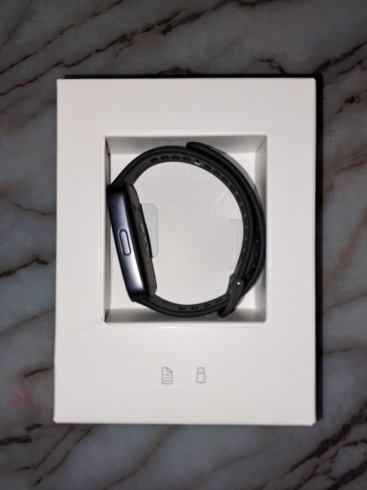 Huawei band 10 нова