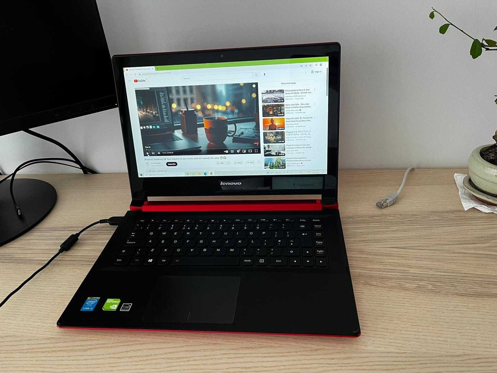Laptop Ultrabook Lenovo Flex 2 cu procesor Intel® Core™ i5