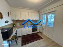 Apartament cu 3 camere, decomandat, doua bai, etajul 2, zona Canta