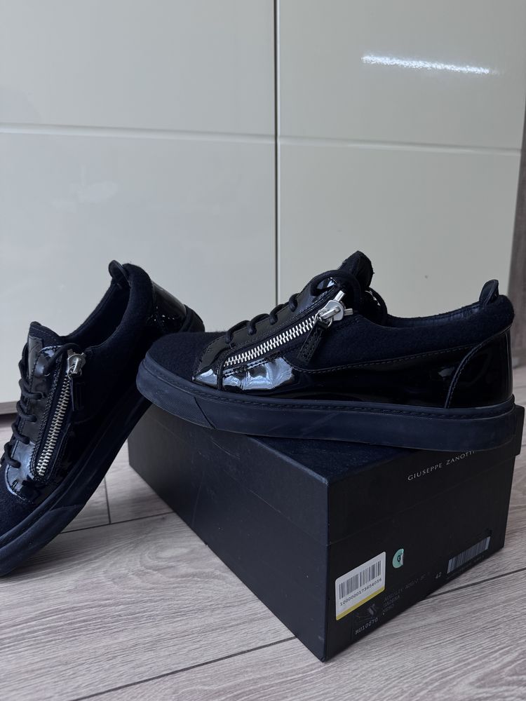 Guissepe Zanotti - черни