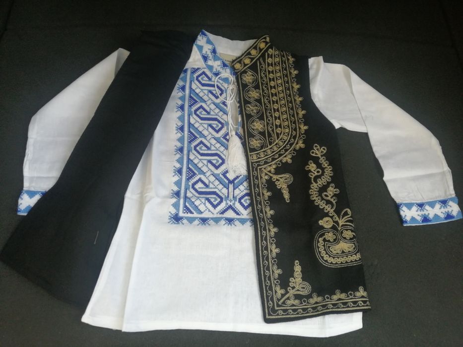 Compleu ie+vestuta din lână fetițe și băieți