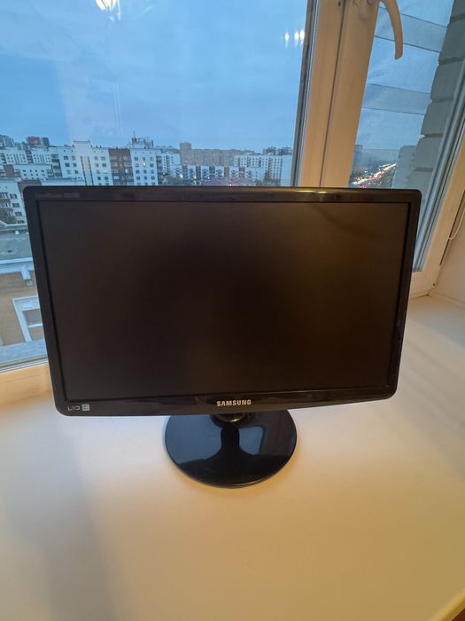 Монитор Samsung 21.5”