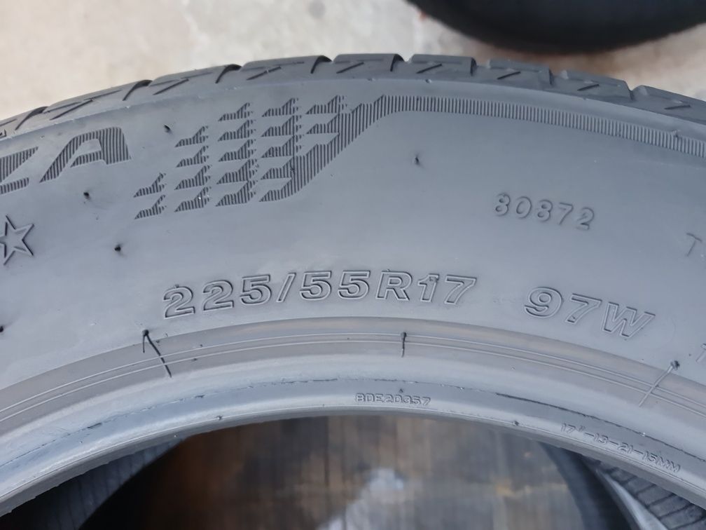 2 Anvelope Vară Bridgestone 225 55 R17 Stare Perfectă DOT 3820.