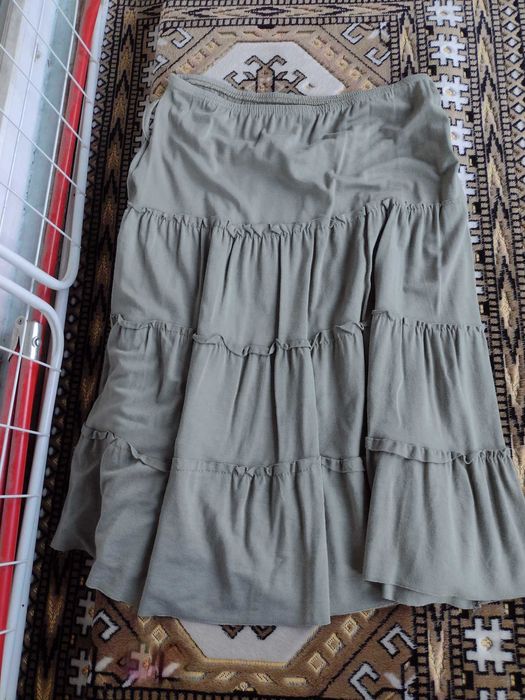 дамски поли л размер по 3лв