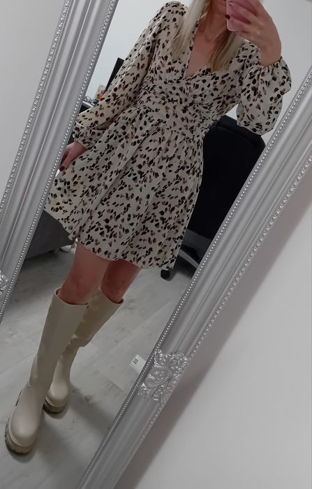 Рокля с висока талия размер М