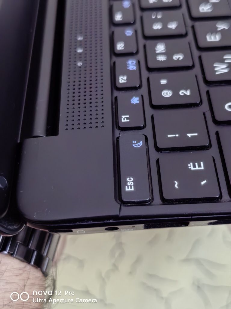 Avtech notebook i3, RAM 8 Gb