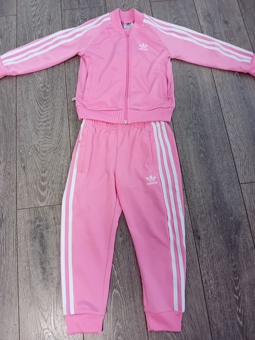 Vând trening adidas 5/6