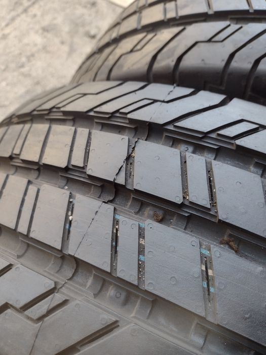 Нови 2бр..215/70/15С Continental CVC100 dot3417