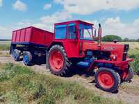 Vând tractor universal 650