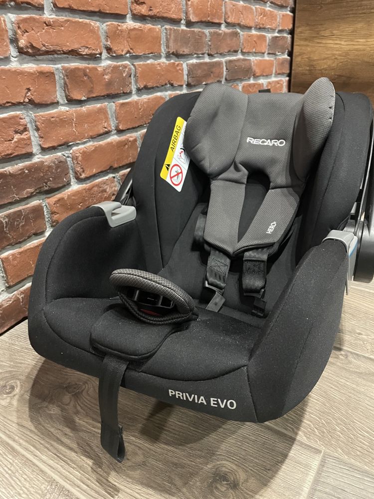 Бебешко столче/кошница Recaro Privia EVO като НОВО