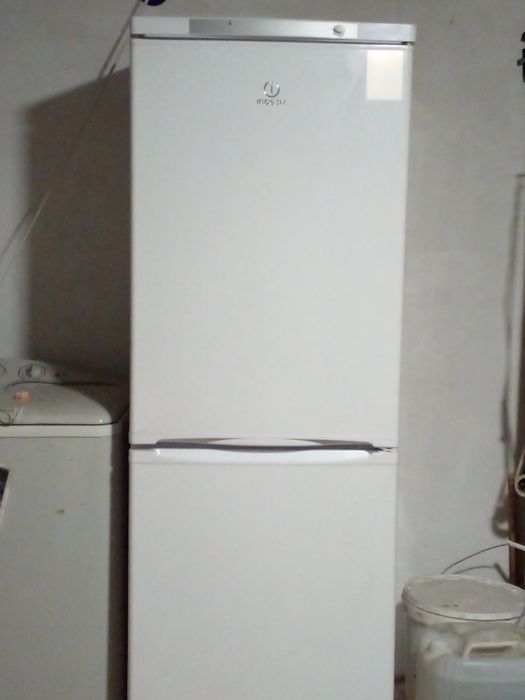 Холодильник не сломаный