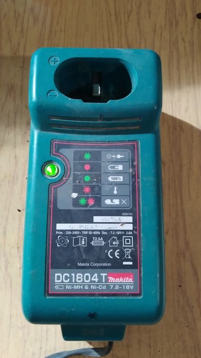 Incarcator acumulatori Makita DC1804T