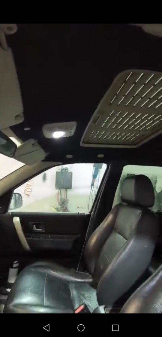 Retapitare plafon, polish auto, lumini ambientale