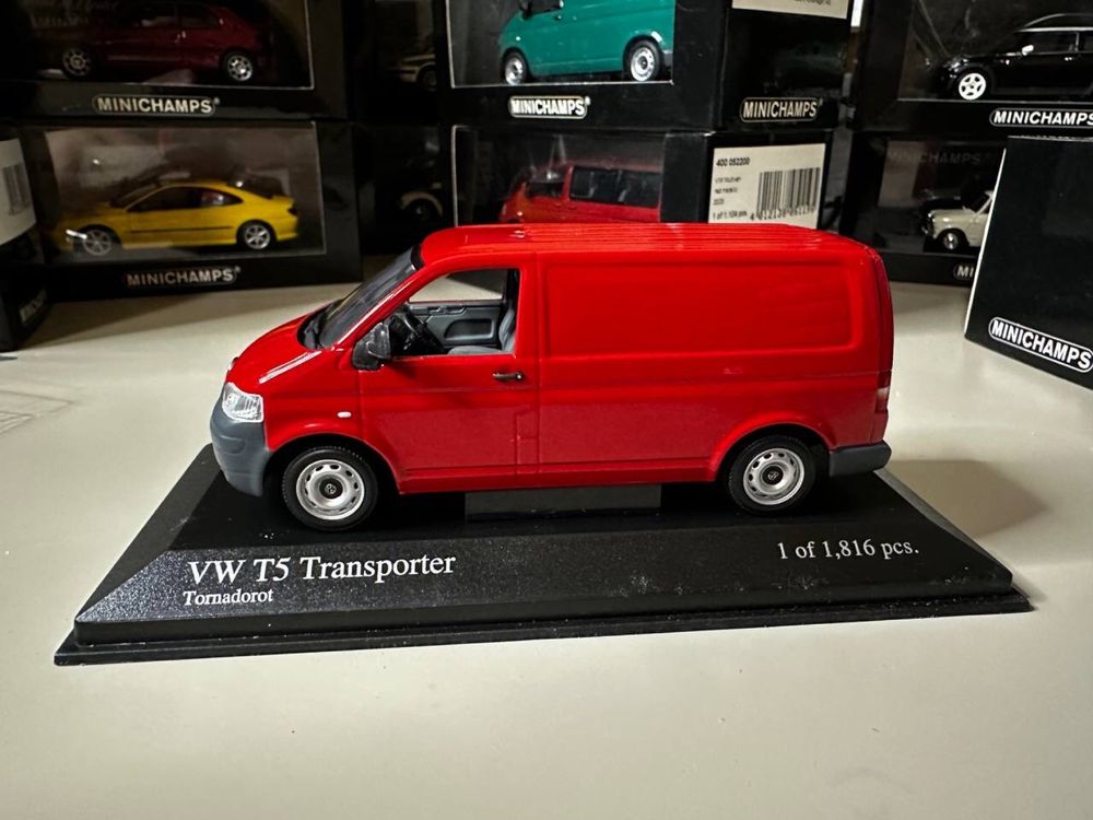 Macheta VolksWagen T5 Transporter 1:43 Minichamps