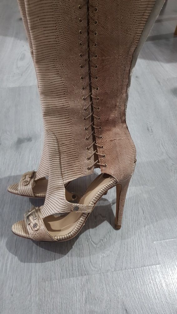 Sanda stil cizma Elisabetta Franchi nr 37