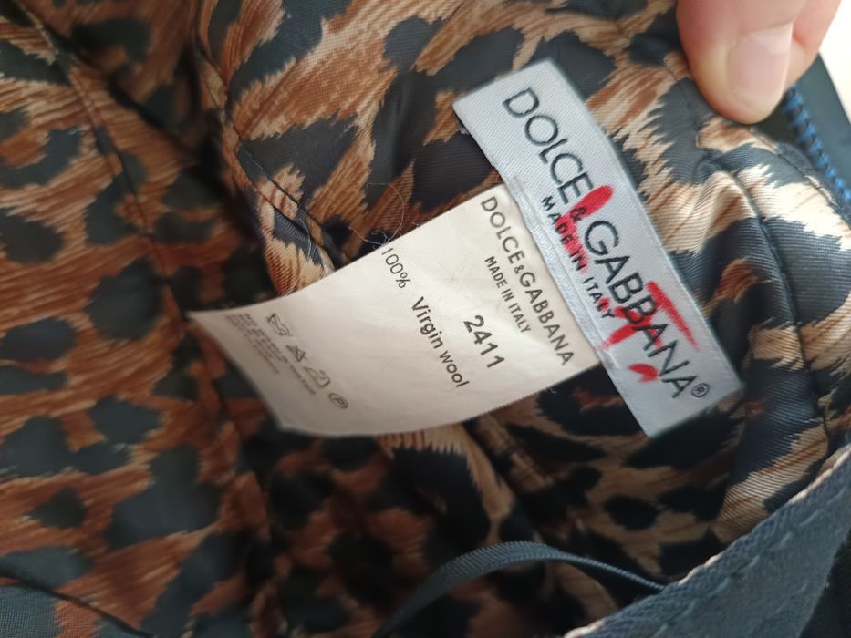 Vând fusta Dolce Gabbana