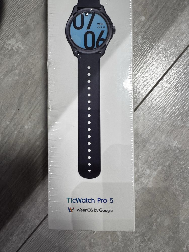 Смарт часовник Mobvoi Ticwatch Pro 5