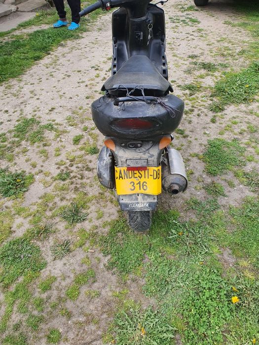 Vând scuter Peugeot