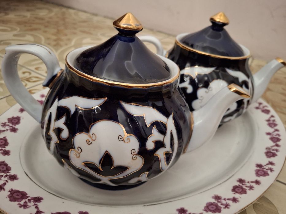 Чайники фарфоровые