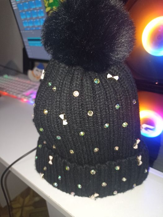 Продам шапку срочно