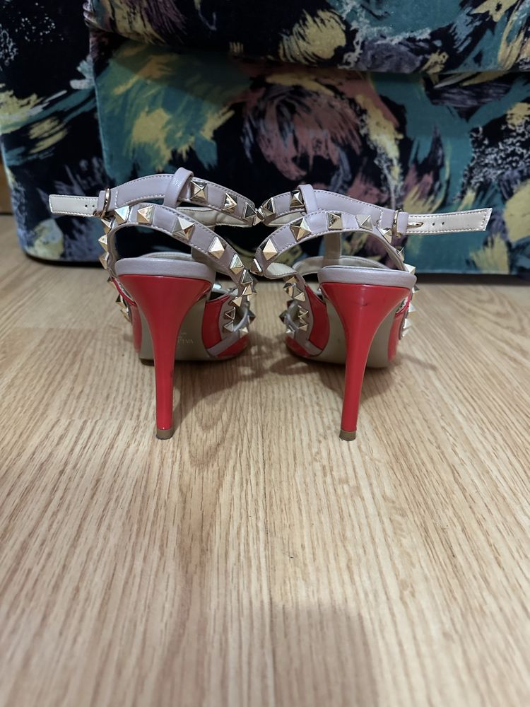 Pantofi Valentino rosii