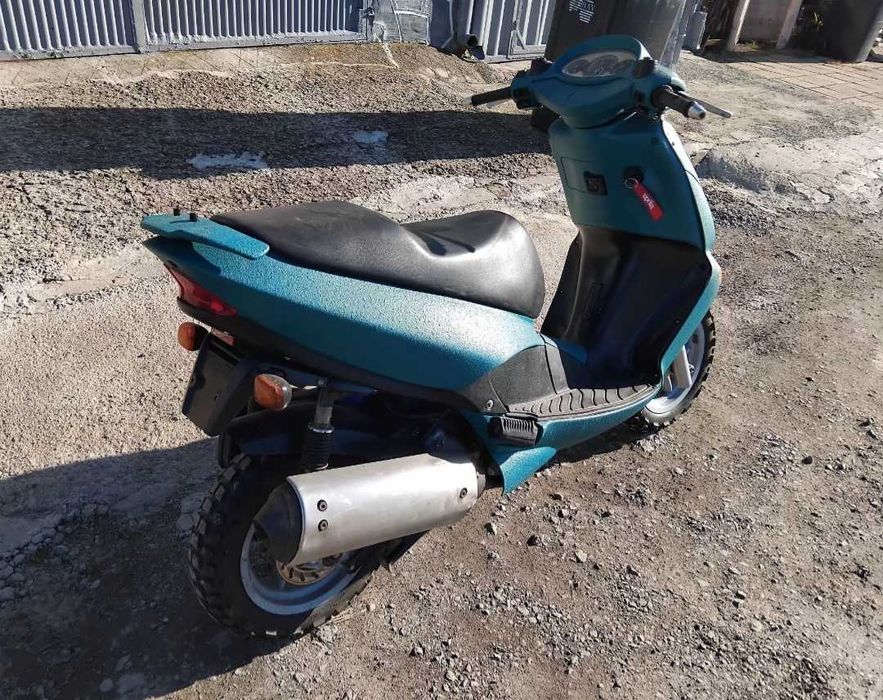 Скутер Aprilia Leonardo 150