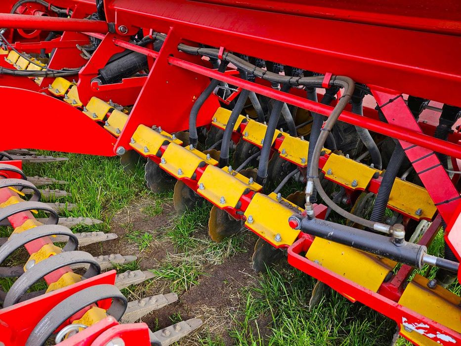 Semanatoare Vaderstad Rapid 400 Super XL cu discuri an 2020 Amazone