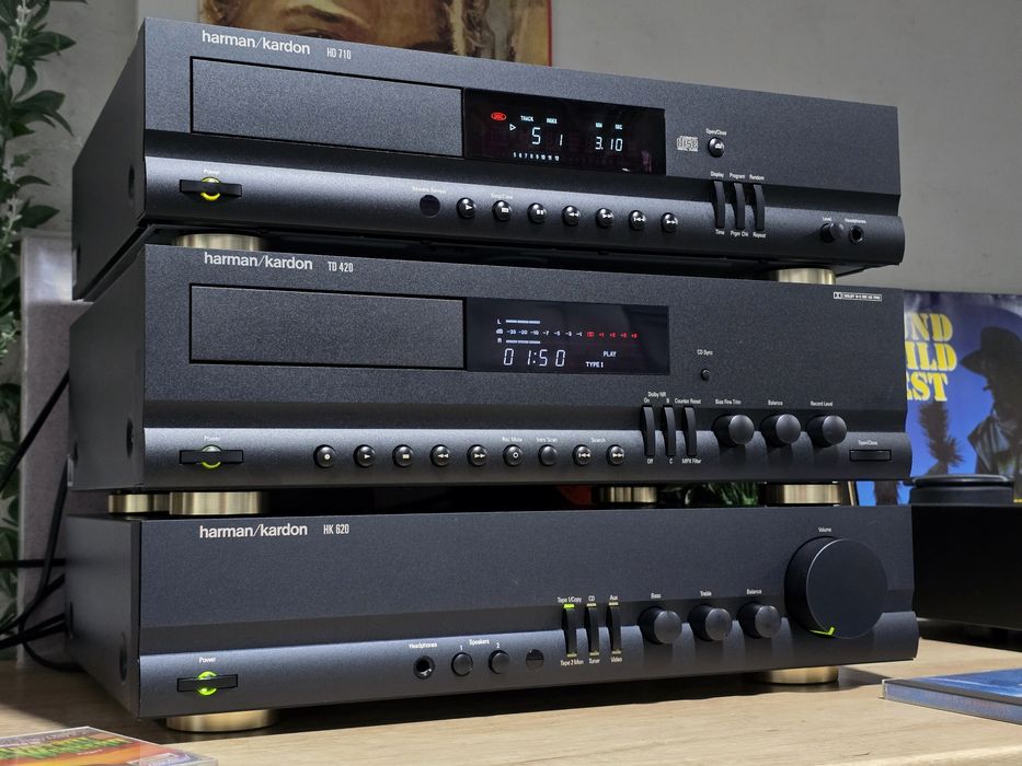 Linie audio HARMAN KARDON, amplificator HK-620, cd-player HD-710, deck