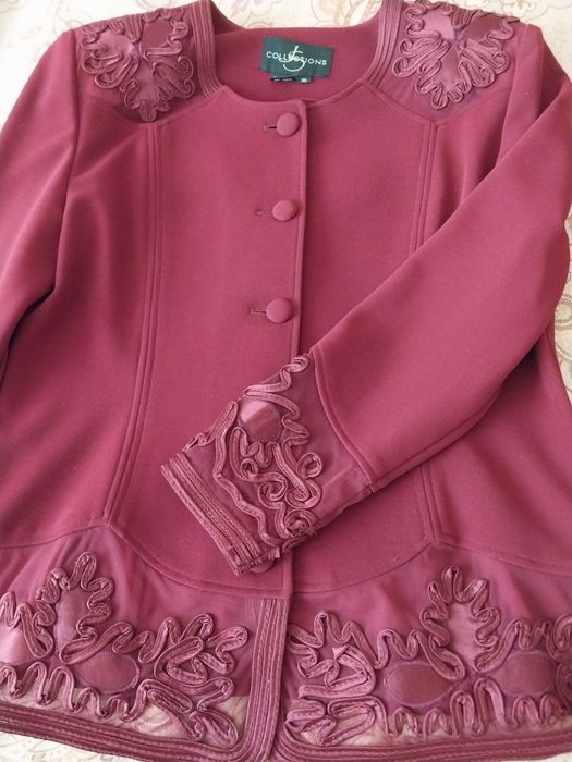 Костюм женский с юбкой