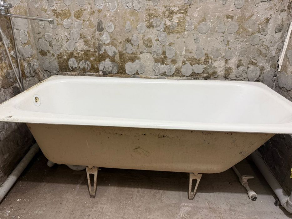 Ванна чугунная, советская. В хорошем состоянии.