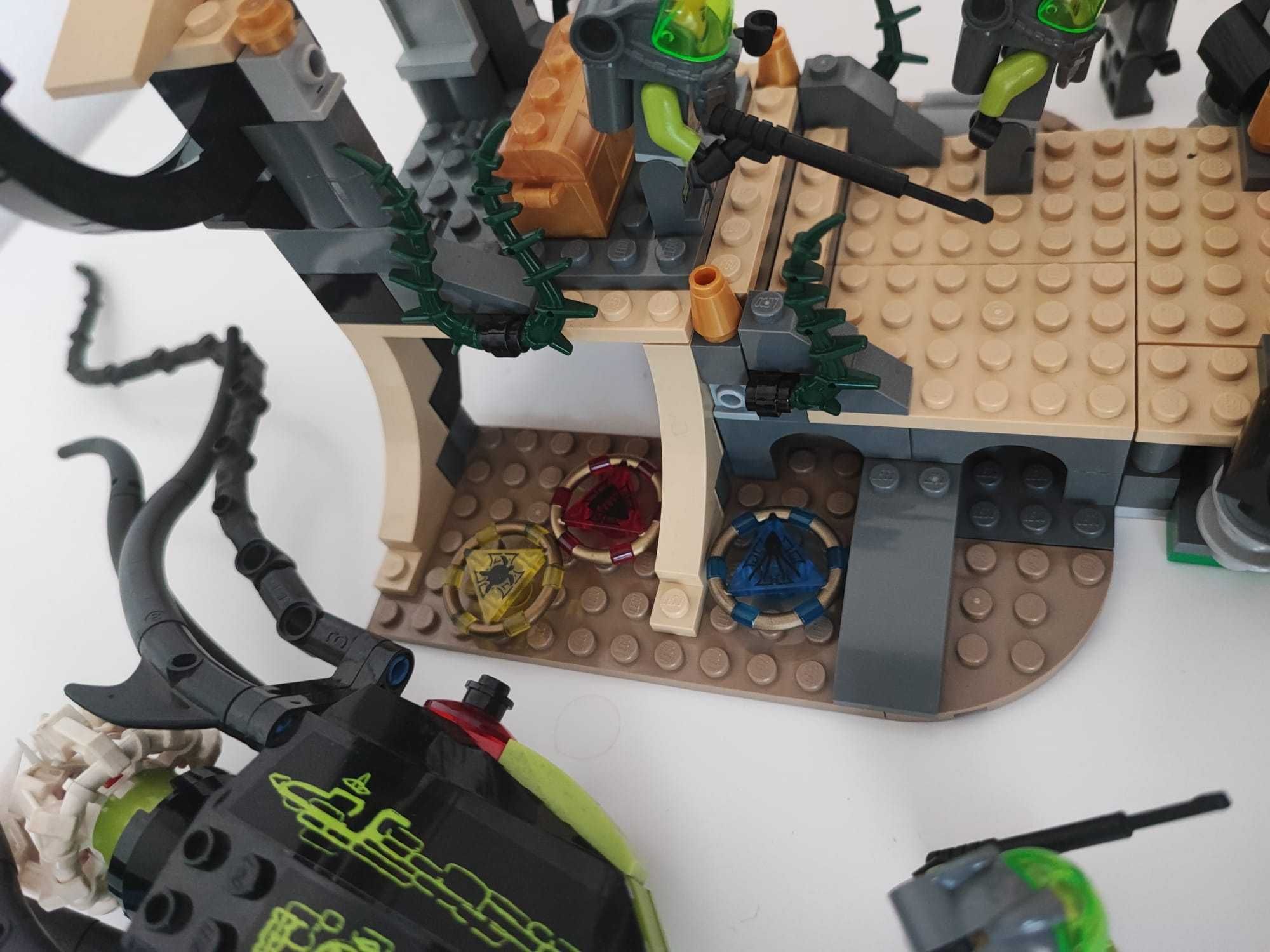 LEGO 8061 Atlantis Gateway Of The Squid Set