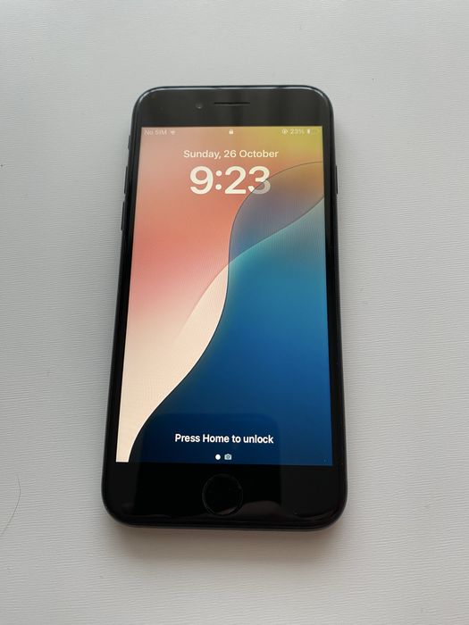 Перфектен iphone se2020 64GB