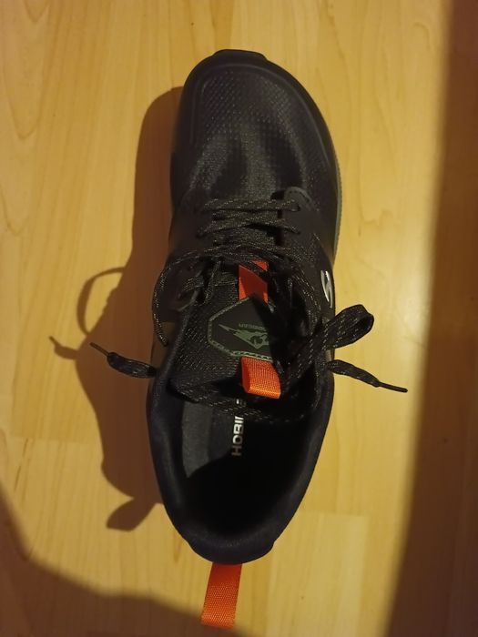 Босоноги обувки за всякакъв терен и неочаквани приключения!